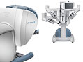 Surgeon&rsquo;s console and patient side cart